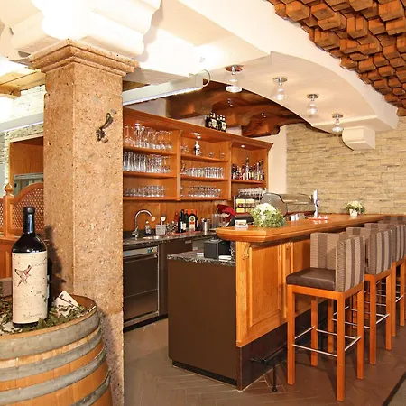 Aparthotel Kroesbacher-2